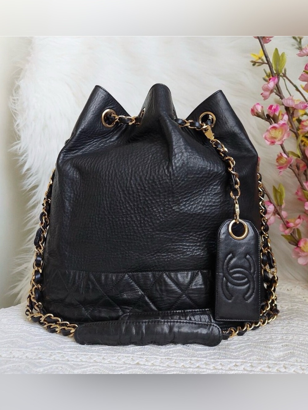Chanel 1980’s Large Gabrielle Matelasse Aged Leather Hobo Drawstring Bucket Bag - Picture 4 of 14